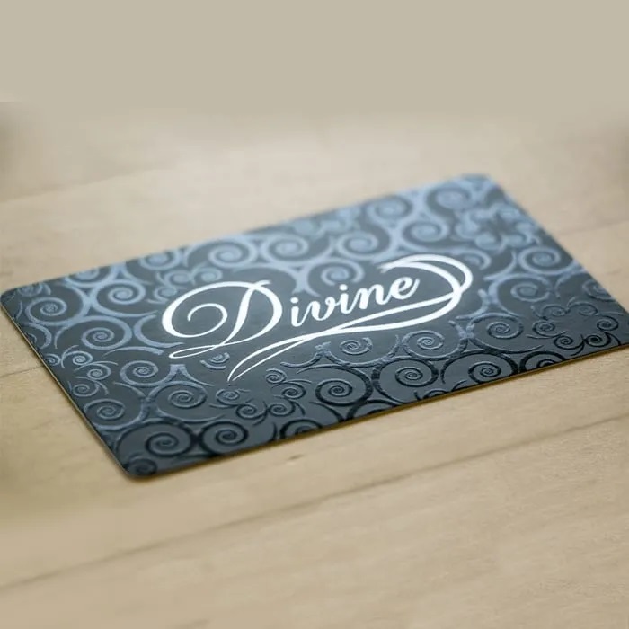 Silk_Laminate_with_Foil_Spot_UV_Business_Cards2